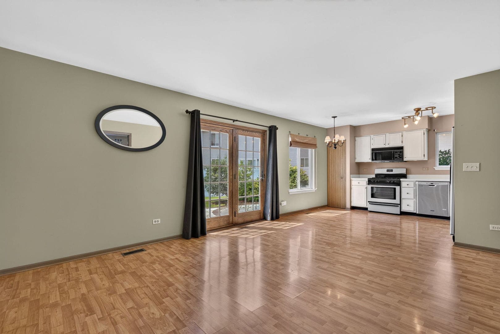 667 Harvest Drive, Bolingbrook, IL 60490 667 Harvest Drive, Bolingbrook, IL 60490