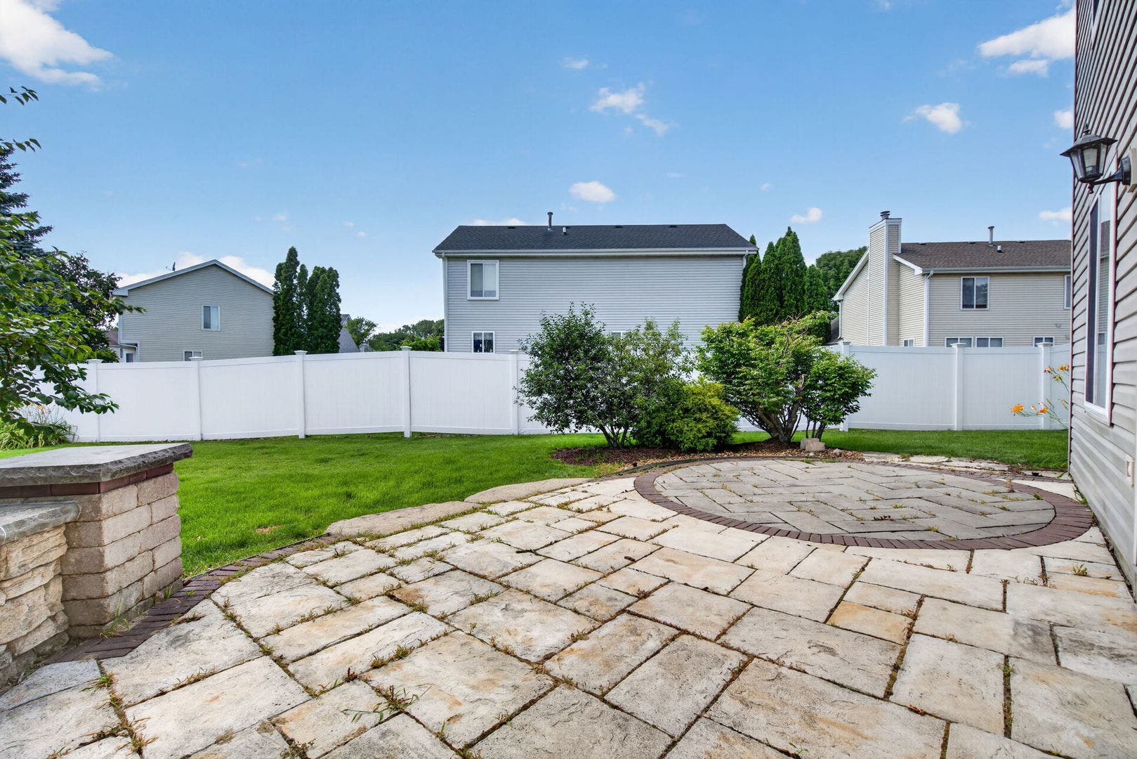 667 Harvest Drive, Bolingbrook, IL 60490 667 Harvest Drive, Bolingbrook, IL 60490
