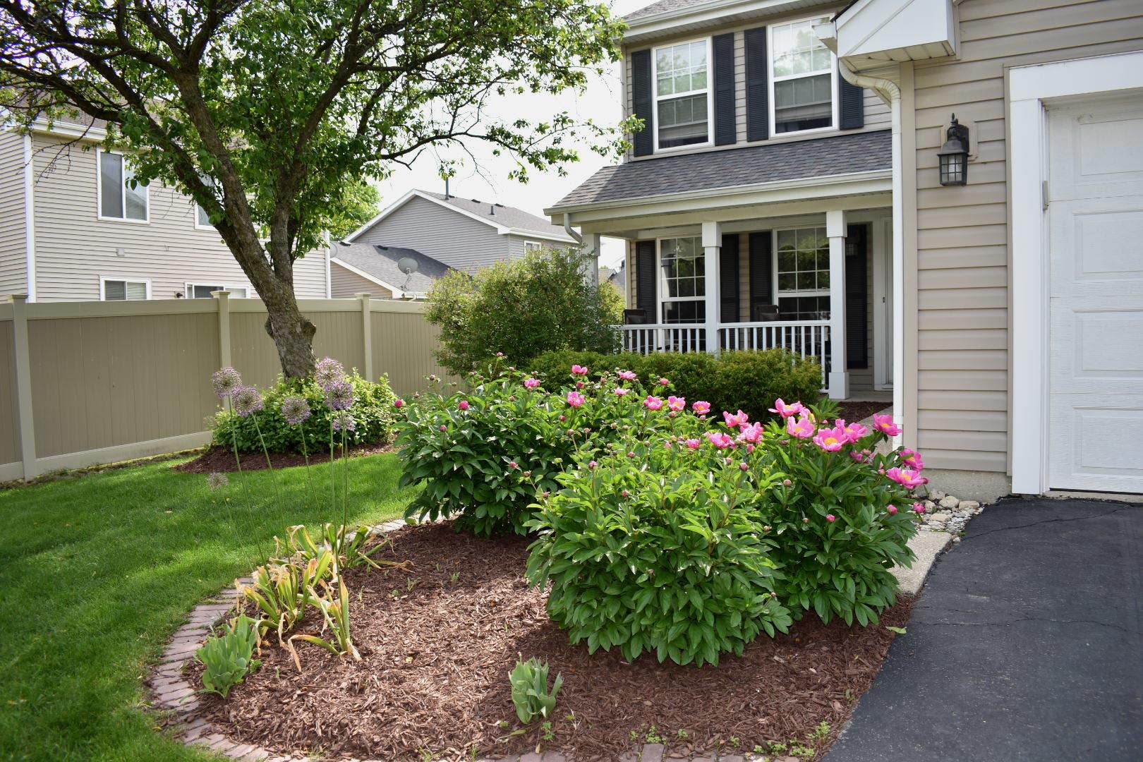667 Harvest Drive, Bolingbrook, IL 60490 667 Harvest Drive, Bolingbrook, IL 60490