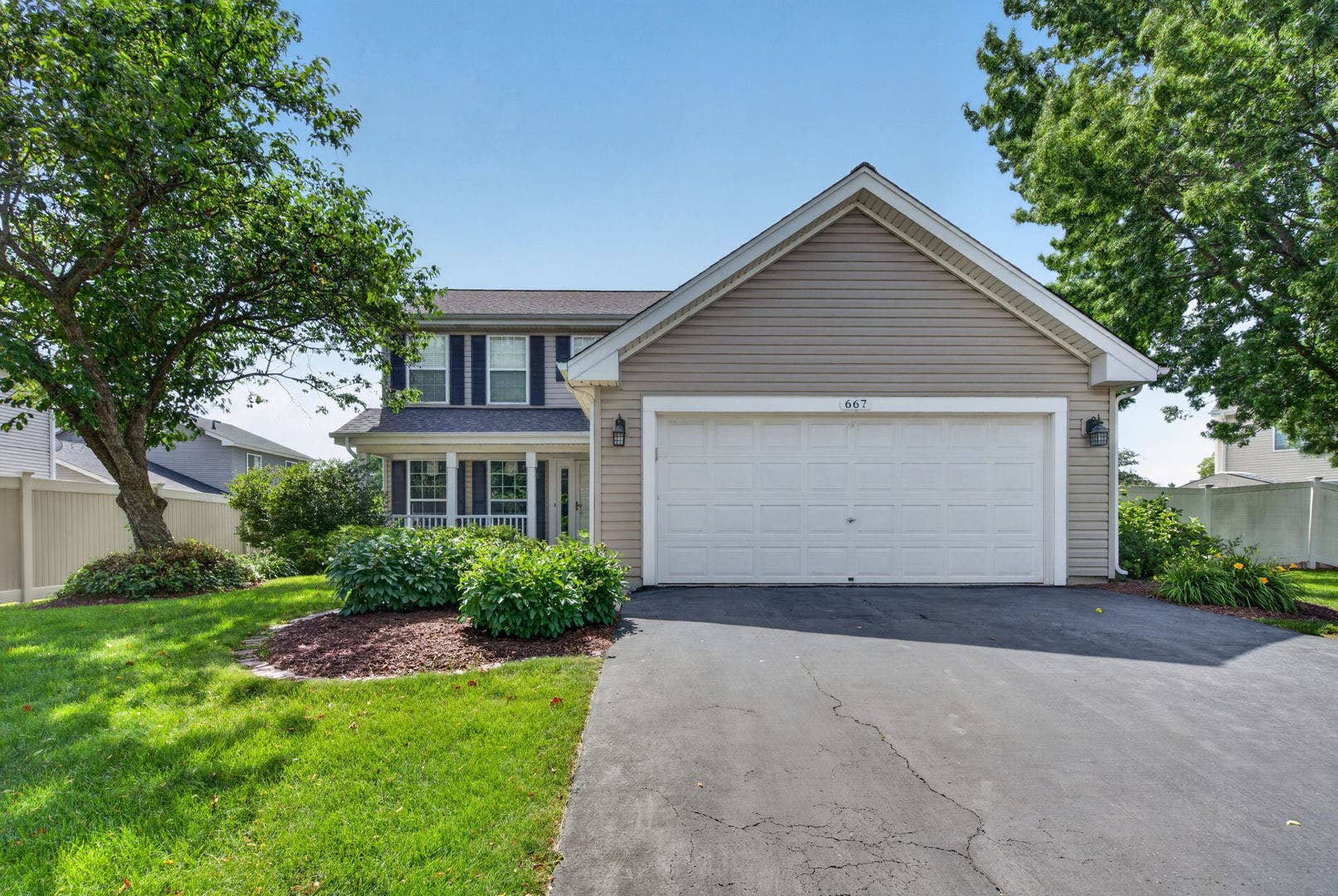 667 Harvest Drive, Bolingbrook, IL 60490 667 Harvest Drive, Bolingbrook, IL 60490