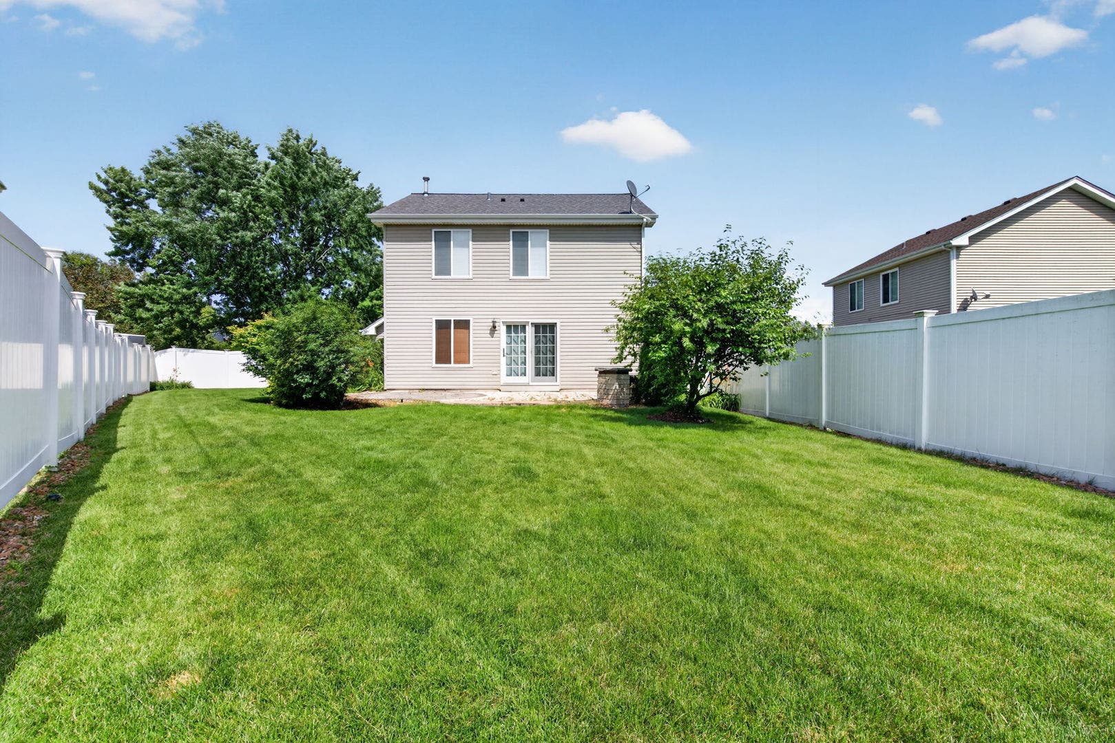 667 Harvest Drive, Bolingbrook, IL 60490 667 Harvest Drive, Bolingbrook, IL 60490