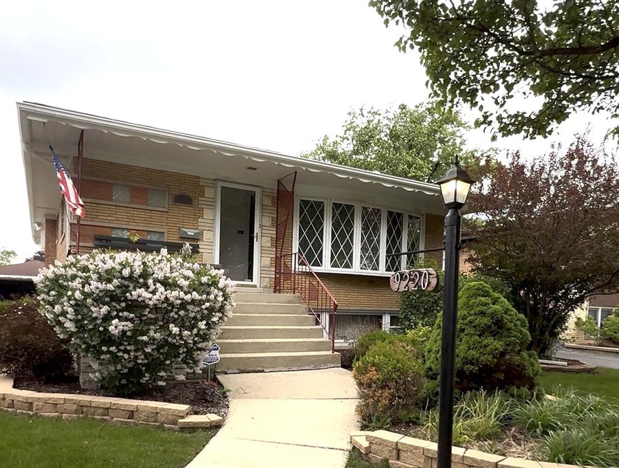 Property photo for 9220 Parkside Avenue, Oak Lawn, IL