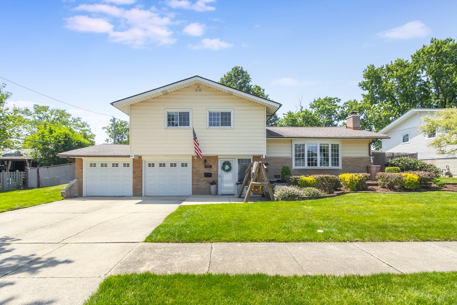Property photo for 14858 Parkside Avenue, Oak Forest, IL