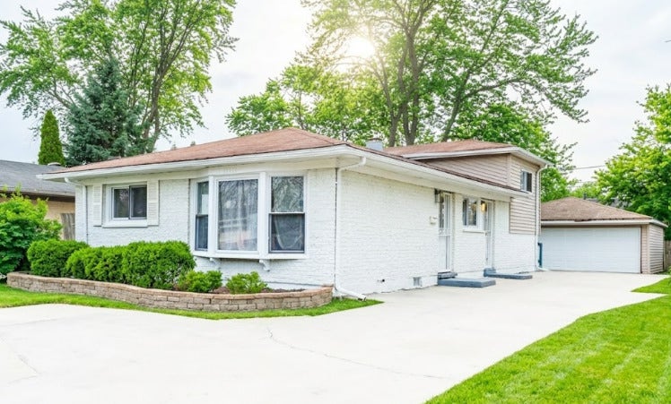 16412 Wood Street, Markham, IL 60428 16412 Wood Street, Markham, IL 60428