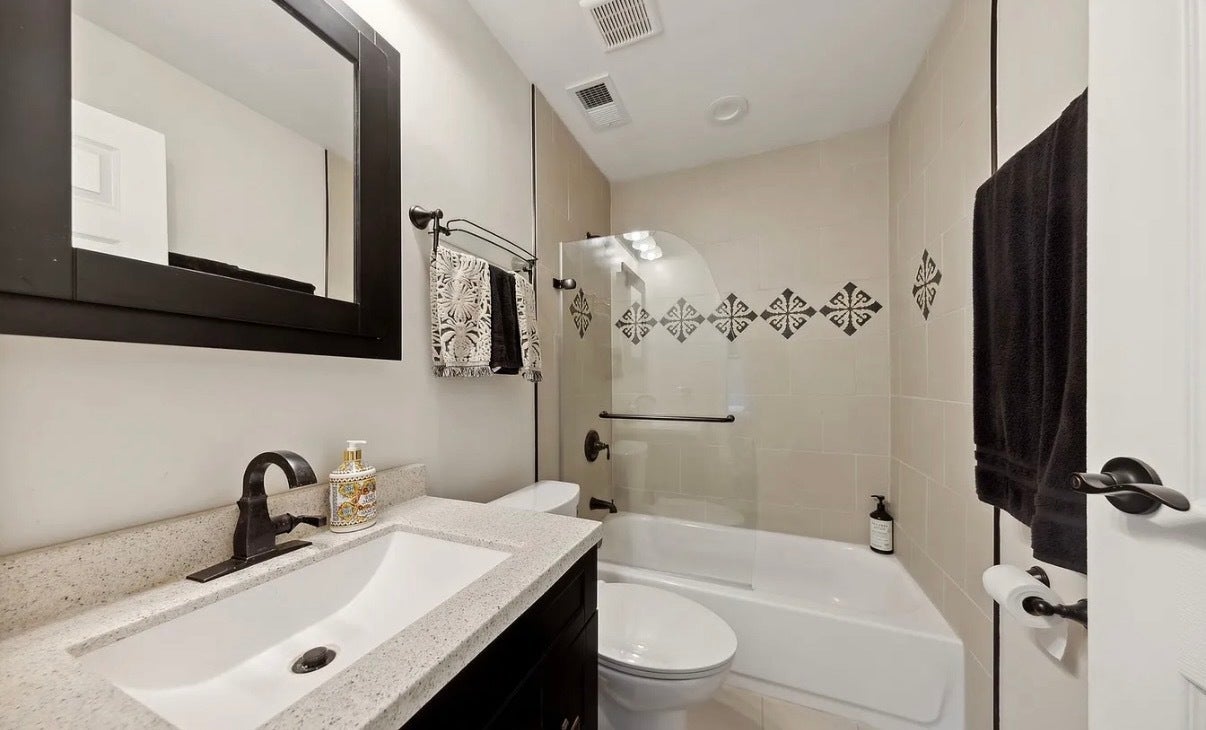 14949 Lakeview Drive, #101, Orland Park, IL 60462