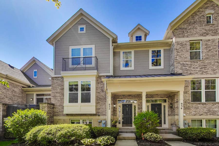 Property photo for 932 Tuscany Drive, Streamwood, IL