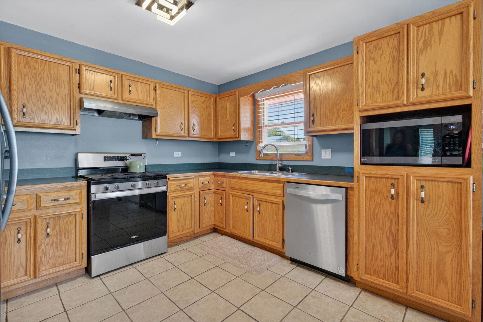 501 Northfield Drive, Joliet, IL 60435 501 Northfield Drive, Joliet, IL 60435