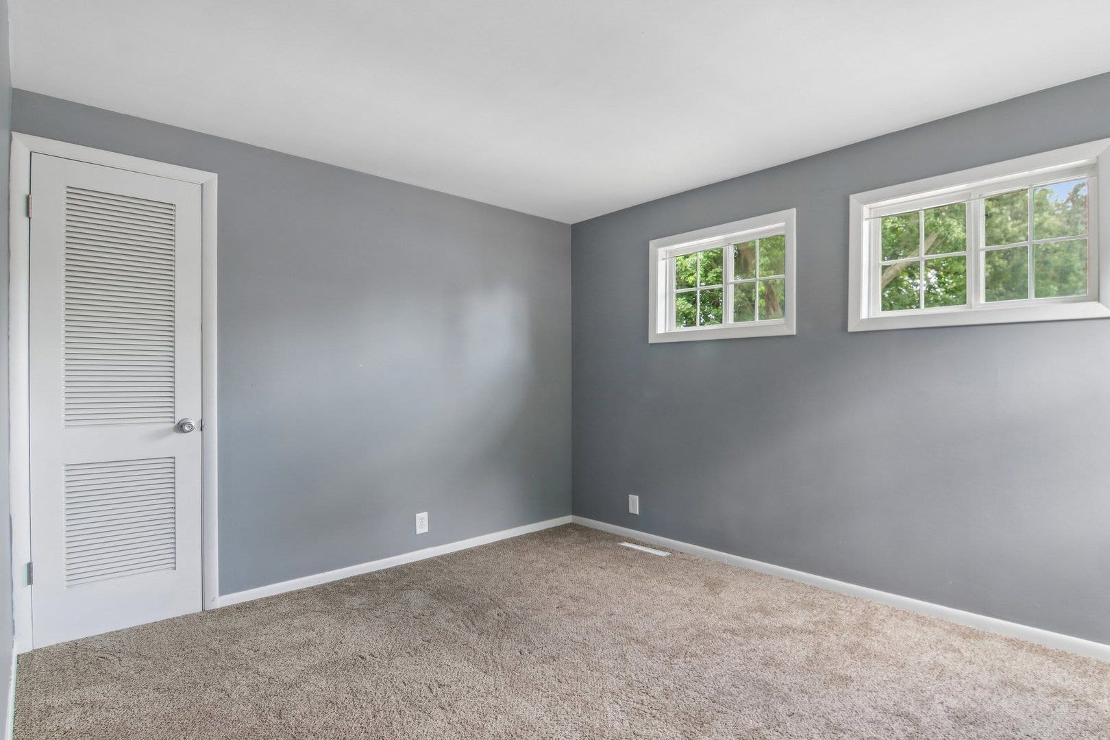 409 Hubbard Avenue, Elgin, IL 60123