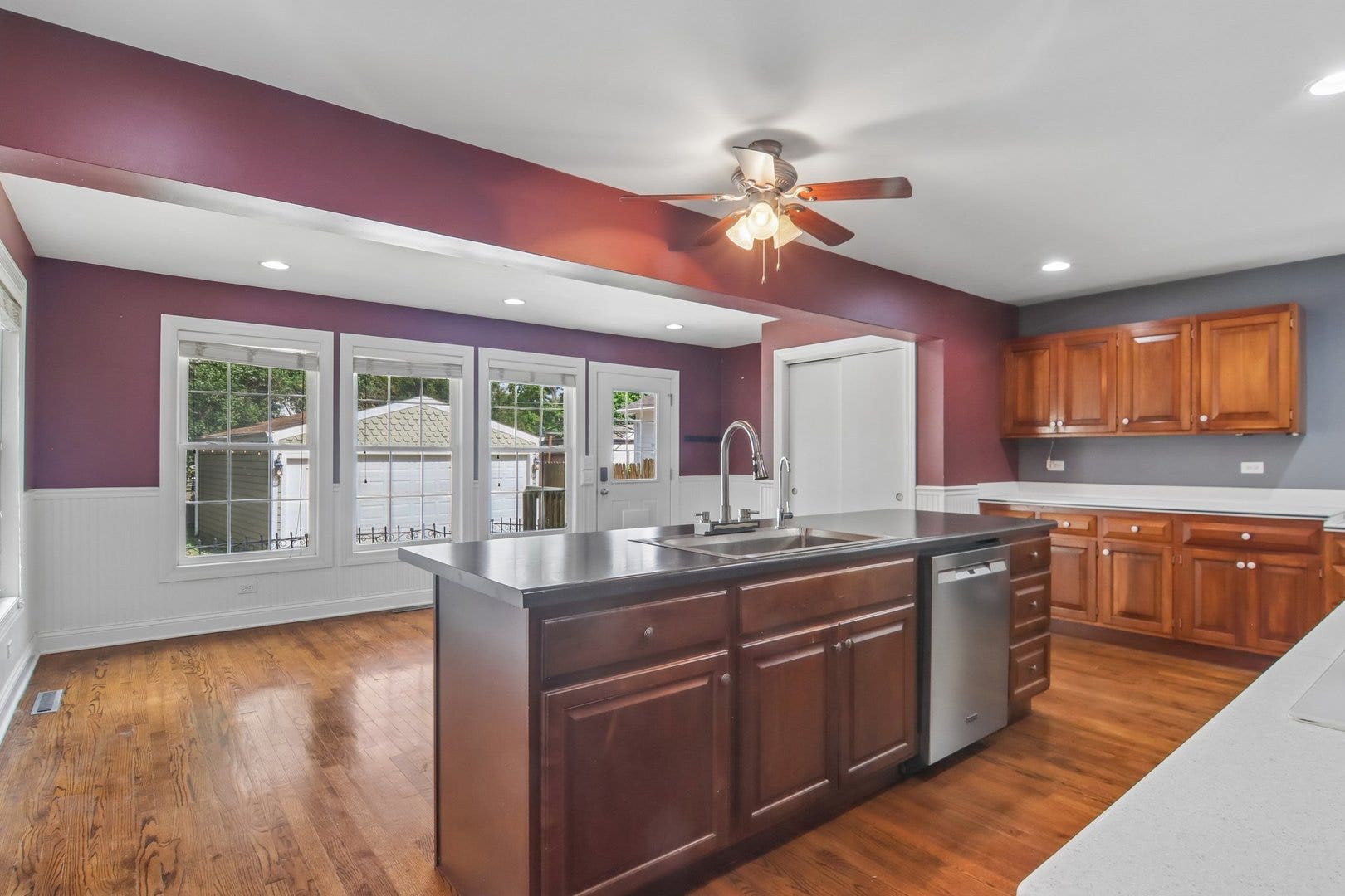 409 Hubbard Avenue, Elgin, IL 60123