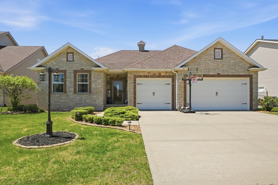 Property photo for 1044 Sycamore Street, Beecher, IL