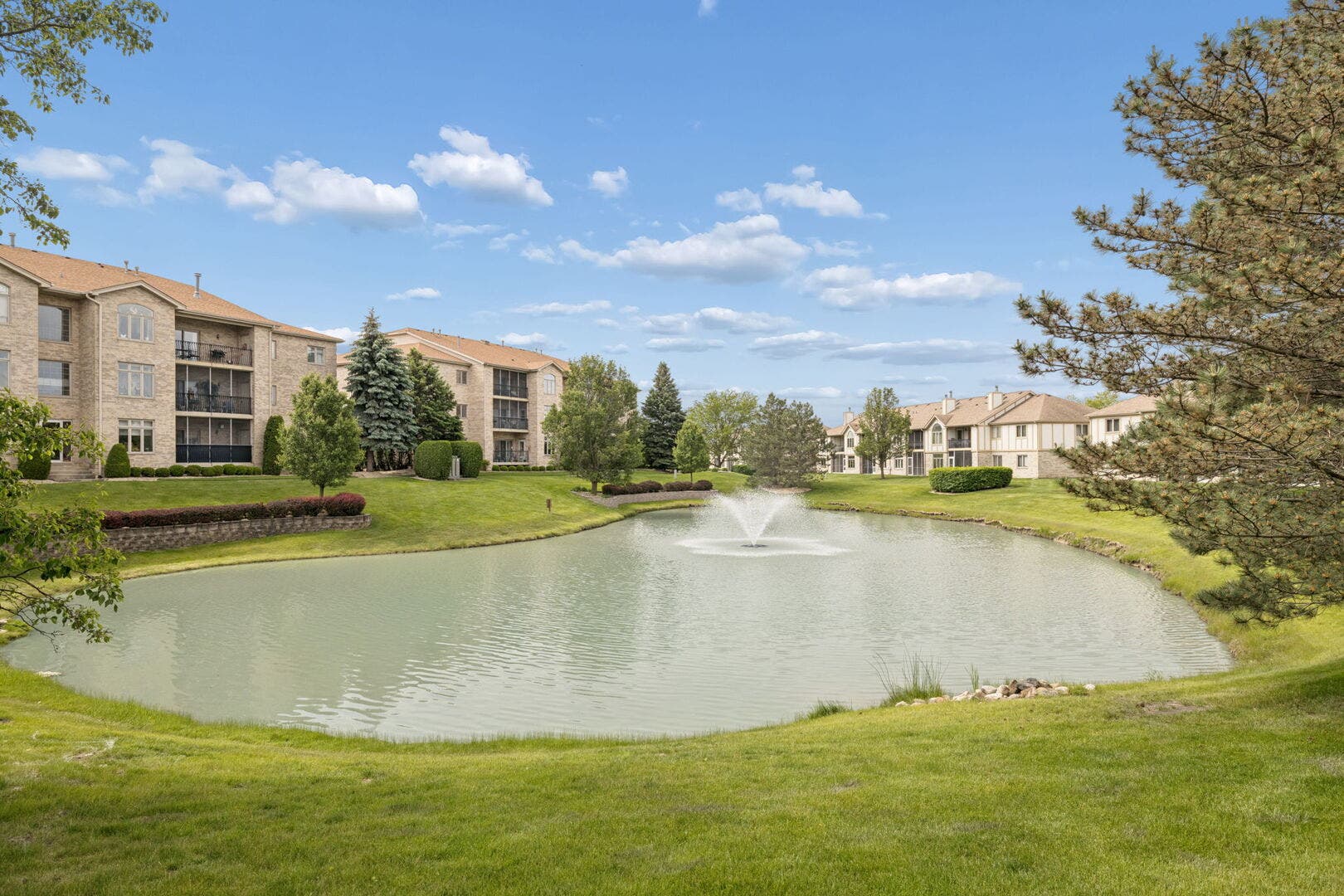 6321 Pine Ridge Court, #3A, Tinley Park, IL 60477
