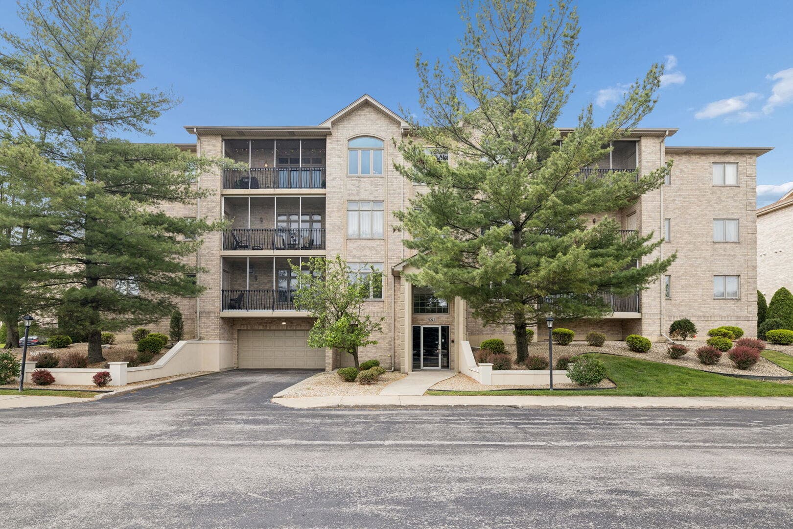 6321 Pine Ridge Court, #3A, Tinley Park, IL 60477