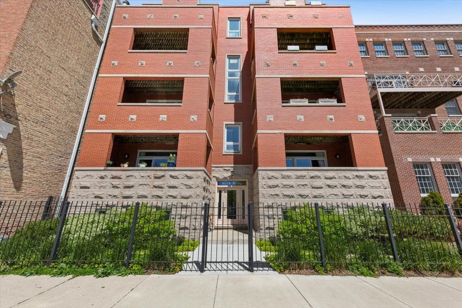 Property photo for 1654 W AUGUSTA Boulevard, #2E, Chicago, IL