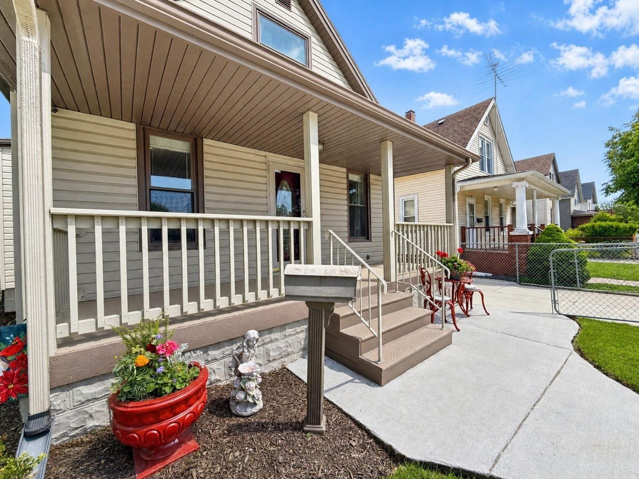 562 Liberty Street, Joliet, IL 60432 562 Liberty Street, Joliet, IL 60432