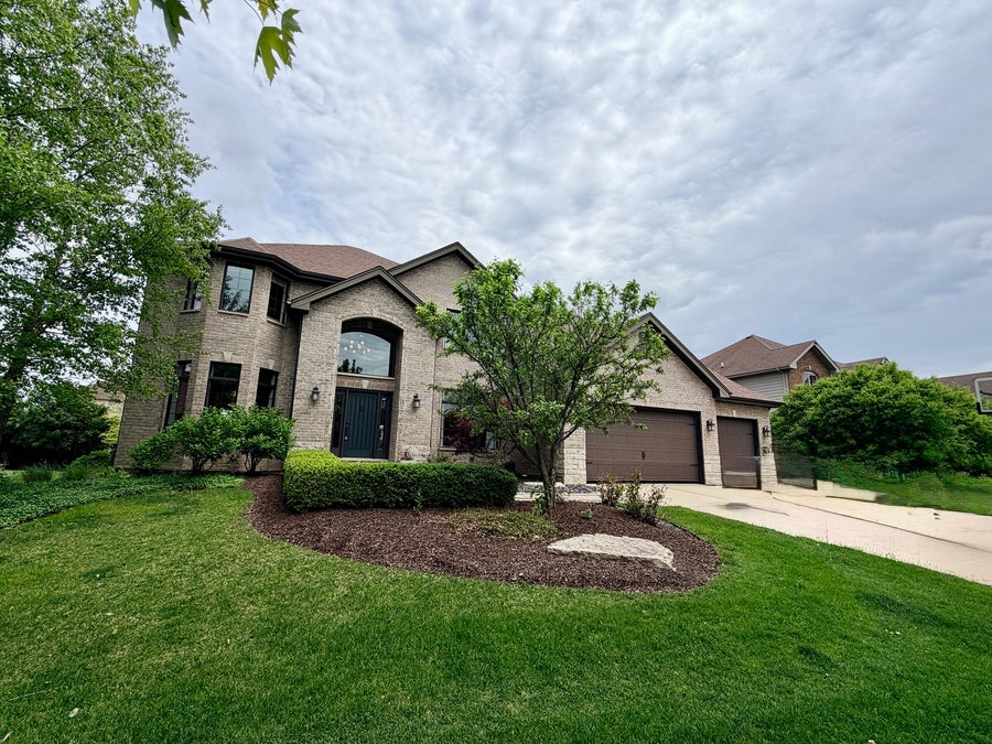 Property photo for 11860 Golden Gate Drive, Mokena, IL