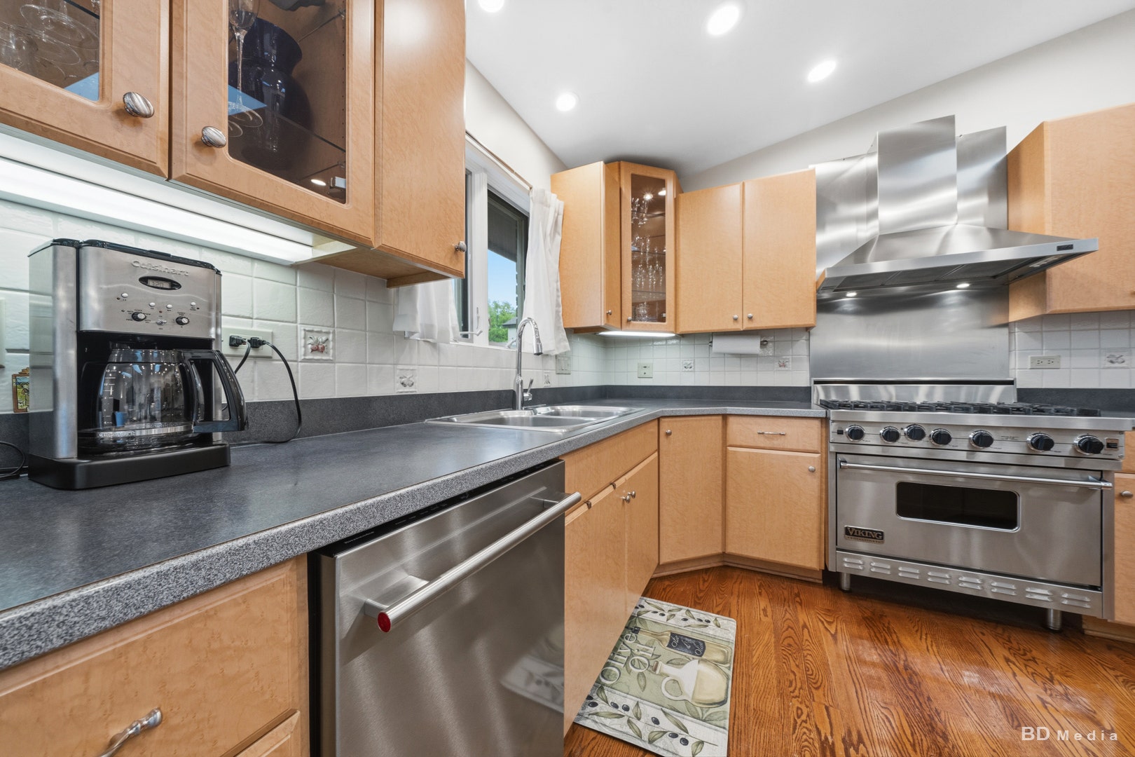 8532 Golfview Drive, Orland Park, IL 60462 8532 Golfview Drive, Orland Park, IL 60462