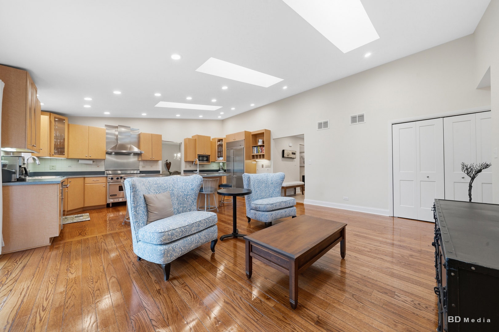 8532 Golfview Drive, Orland Park, IL 60462 8532 Golfview Drive, Orland Park, IL 60462