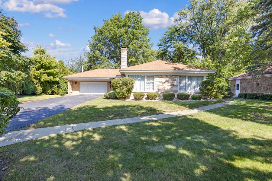 Property photo for 2307 Flossmoor Road, Flossmoor, IL