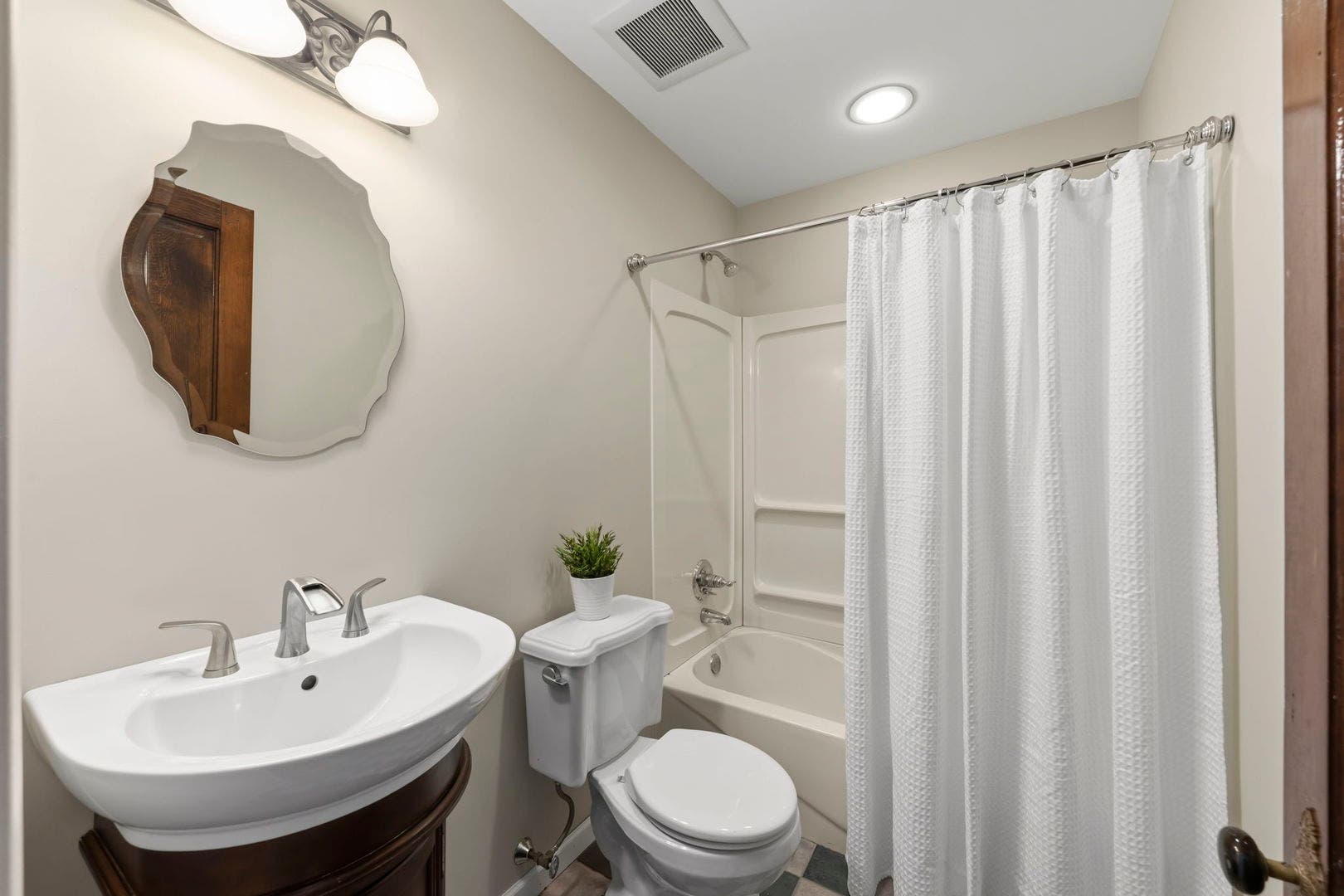 339 8th Street, Downers Grove, IL 60515
