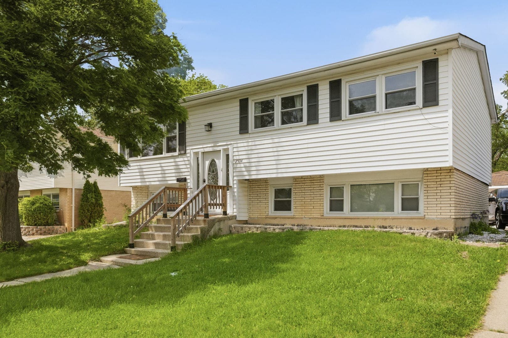 7534 163rd Street, Tinley Park, IL 60477 7534 163rd Street, Tinley Park, IL 60477