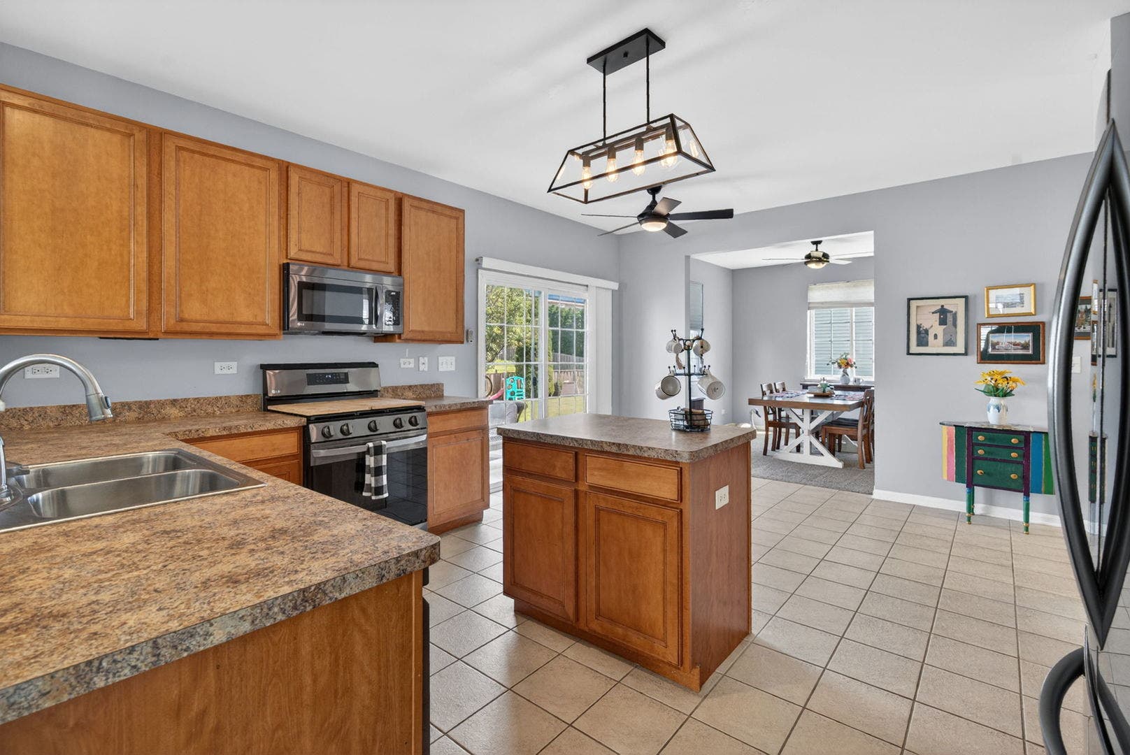 704 Camden Drive, Minooka, IL 60447 704 Camden Drive, Minooka, IL 60447