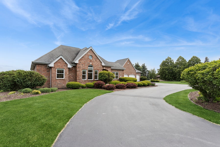 Property photo for 6509 W Lakeway Drive, Monee, IL