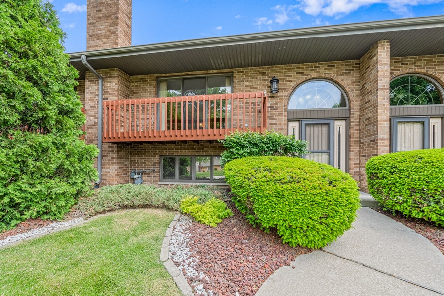 Property photo for 1109 Warner Avenue, Lemont, IL