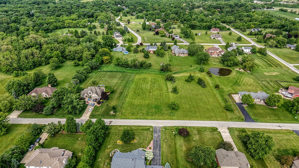 26760 S Foxwood Drive, Monee, IL 60449 26760 S Foxwood Drive, Monee, IL 60449