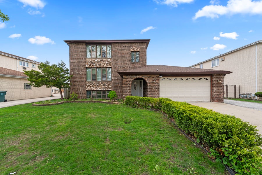 Property photo for 11201 S Helena Drive, Palos Hills, IL