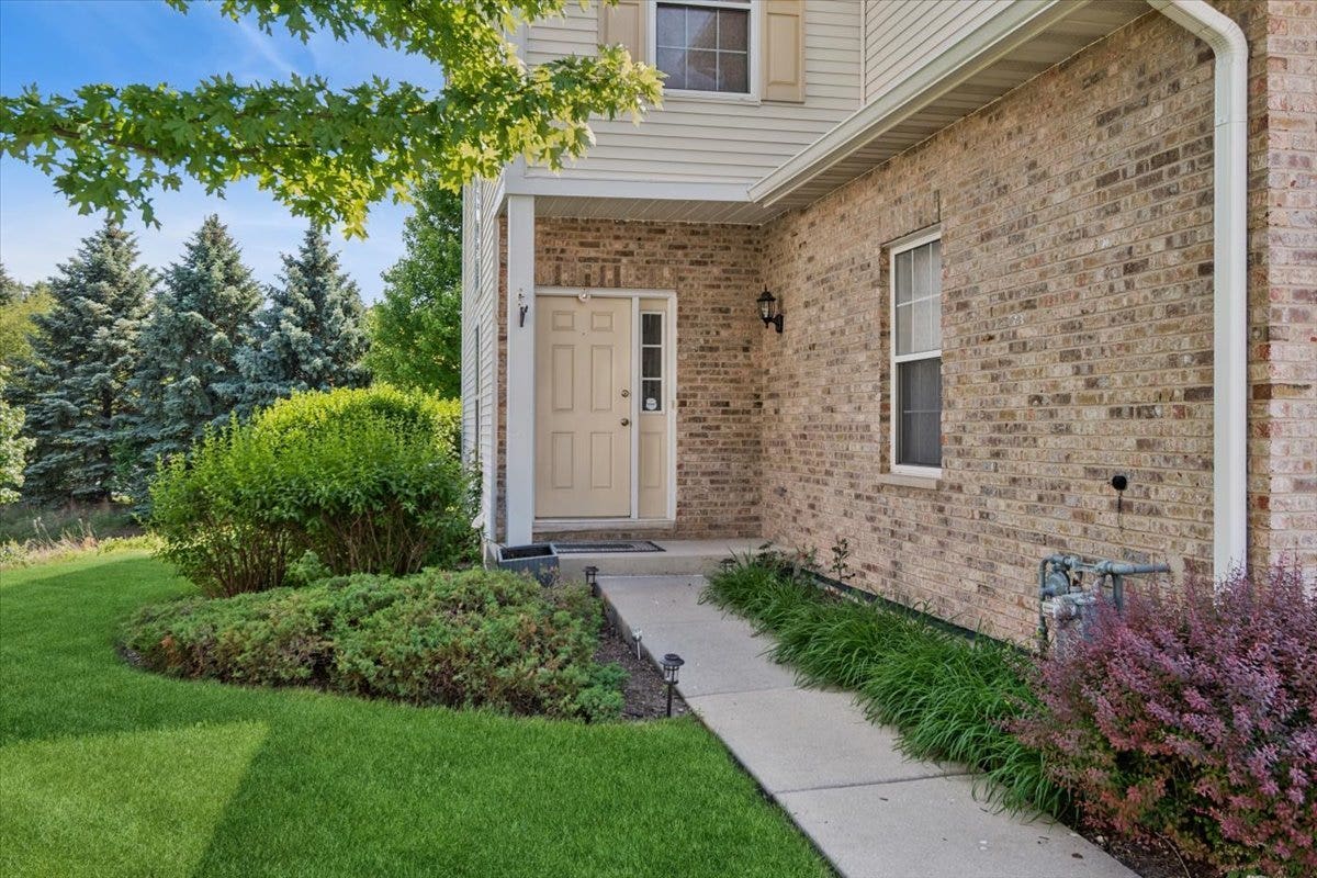 19 Lily Court, #19, Bolingbrook, IL 60440