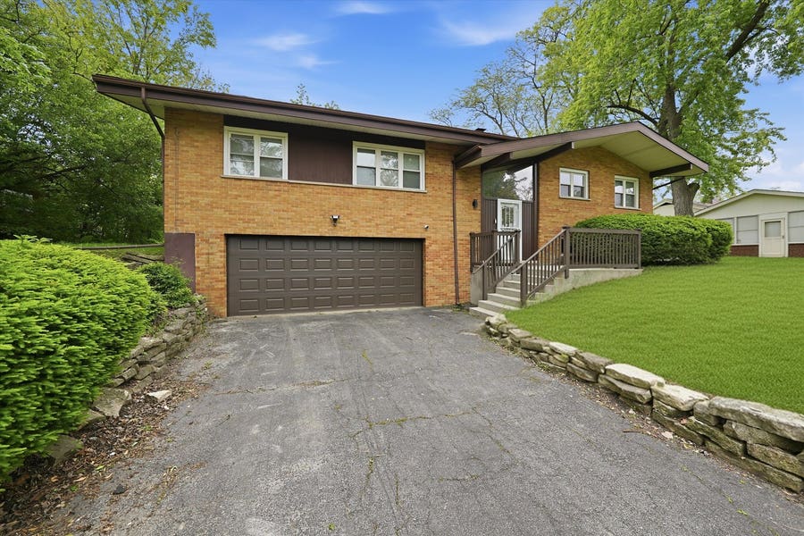 Property photo for 2747 Perry Road, Flossmoor, IL