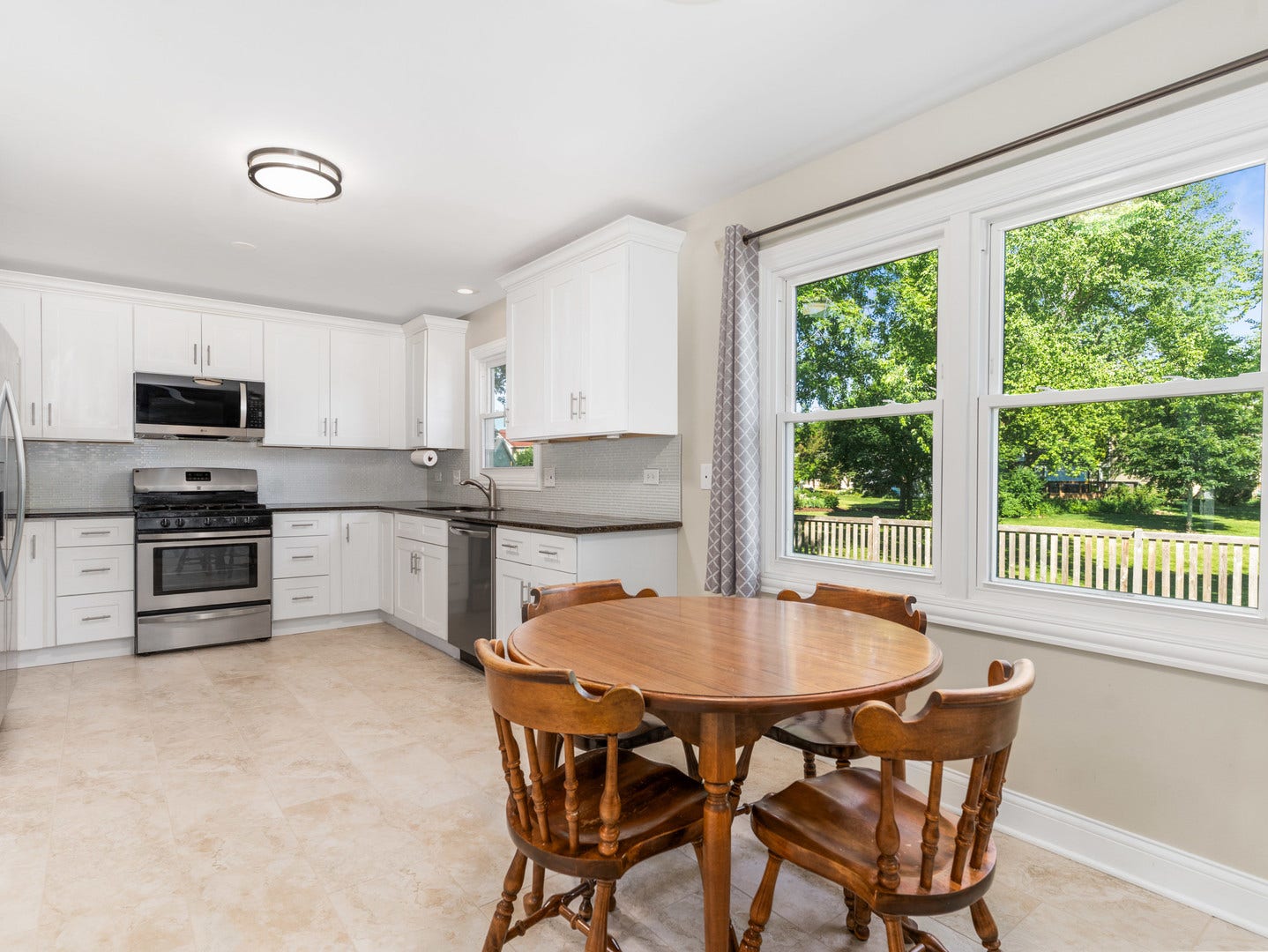 165 Park Meadow Lane, Bolingbrook, IL 60440 165 Park Meadow Lane, Bolingbrook, IL 60440