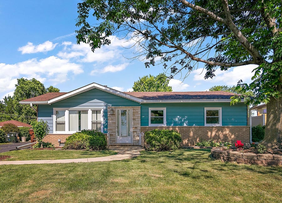 Property photo for 16045 Debra Drive, Oak Forest, IL