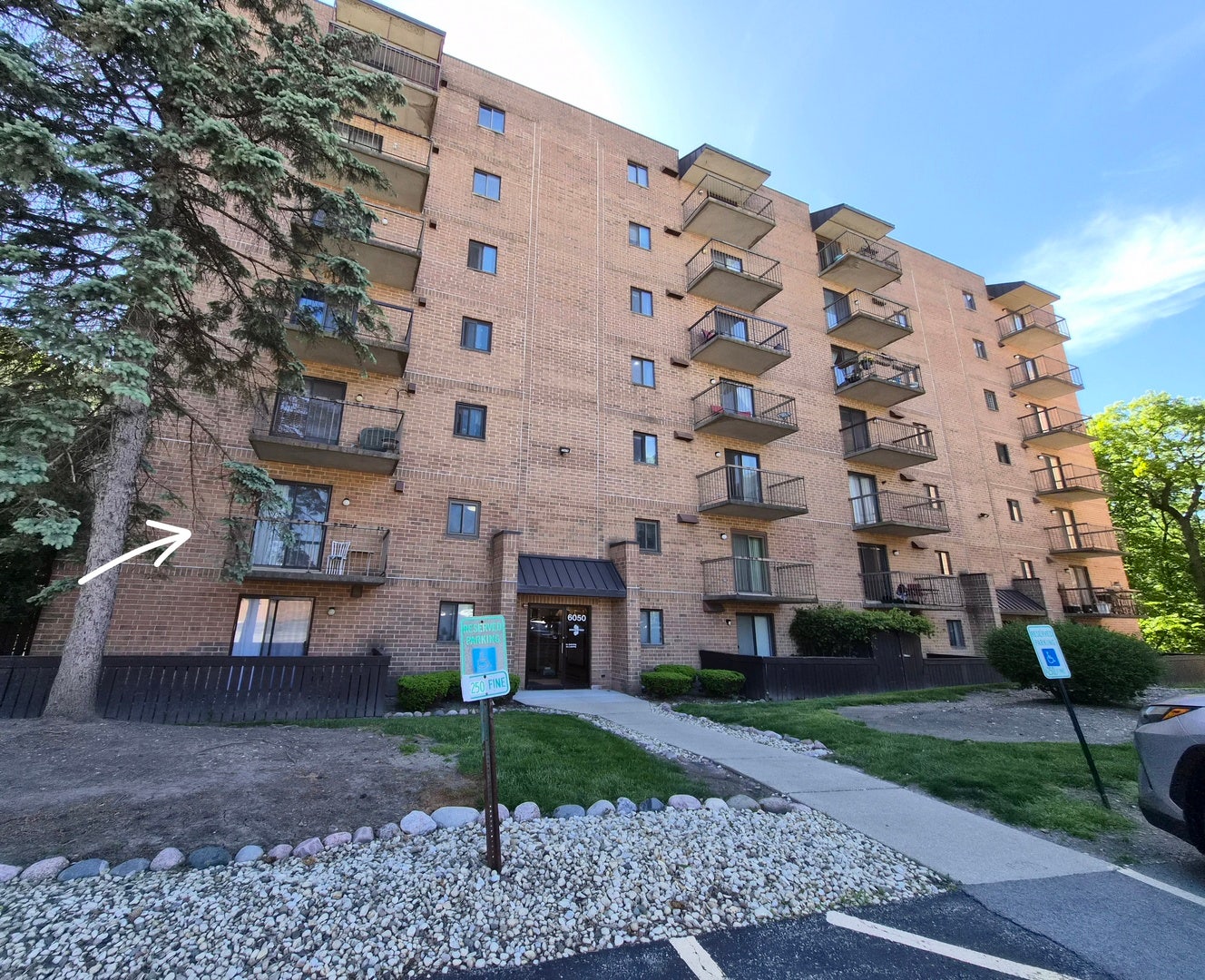6050 Lake Bluff Drive, #201, Tinley Park, IL 60477