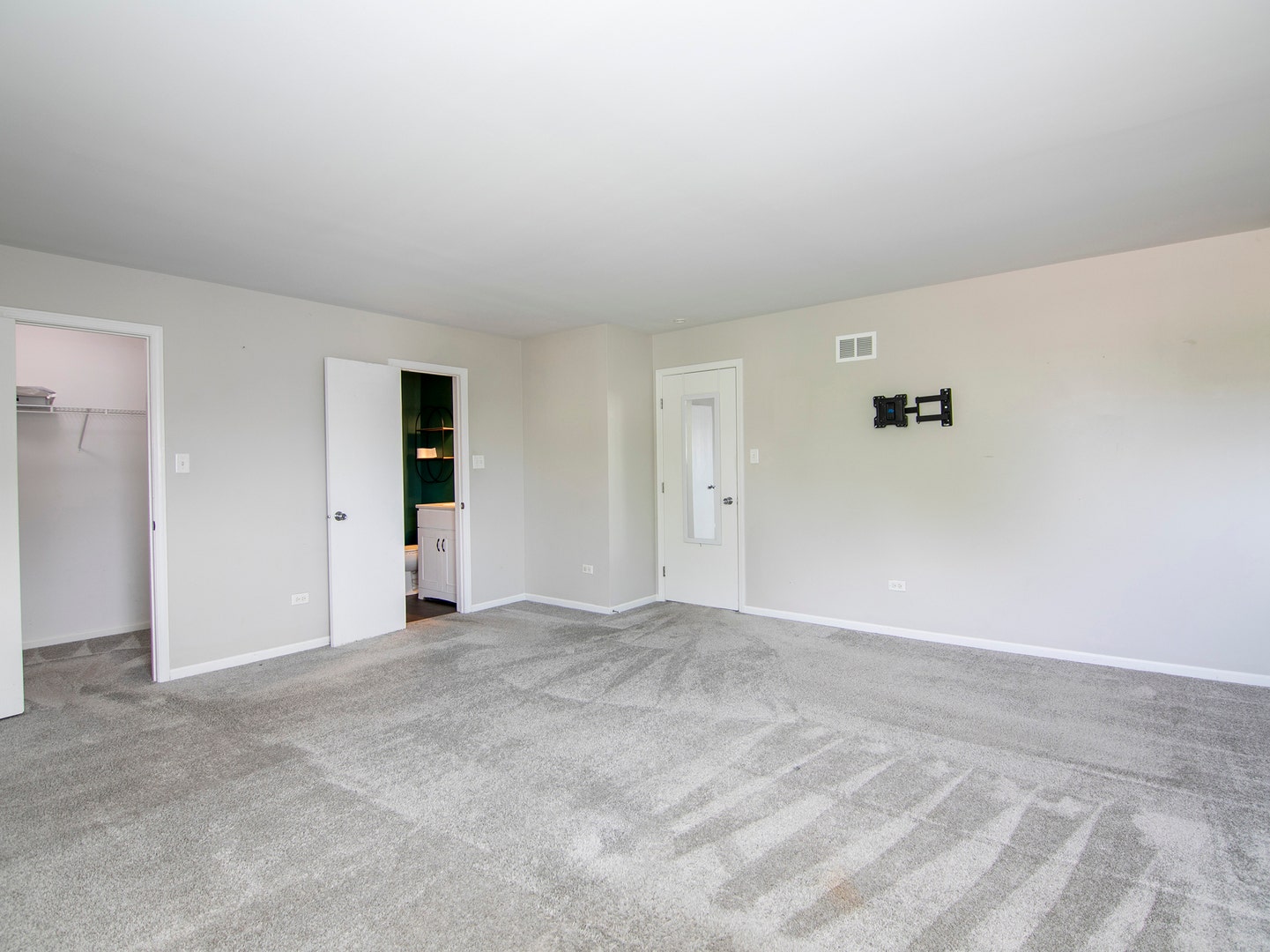 5301 Whisper Meadow Court, Plainfield, IL 60586 5301 Whisper Meadow Court, Plainfield, IL 60586