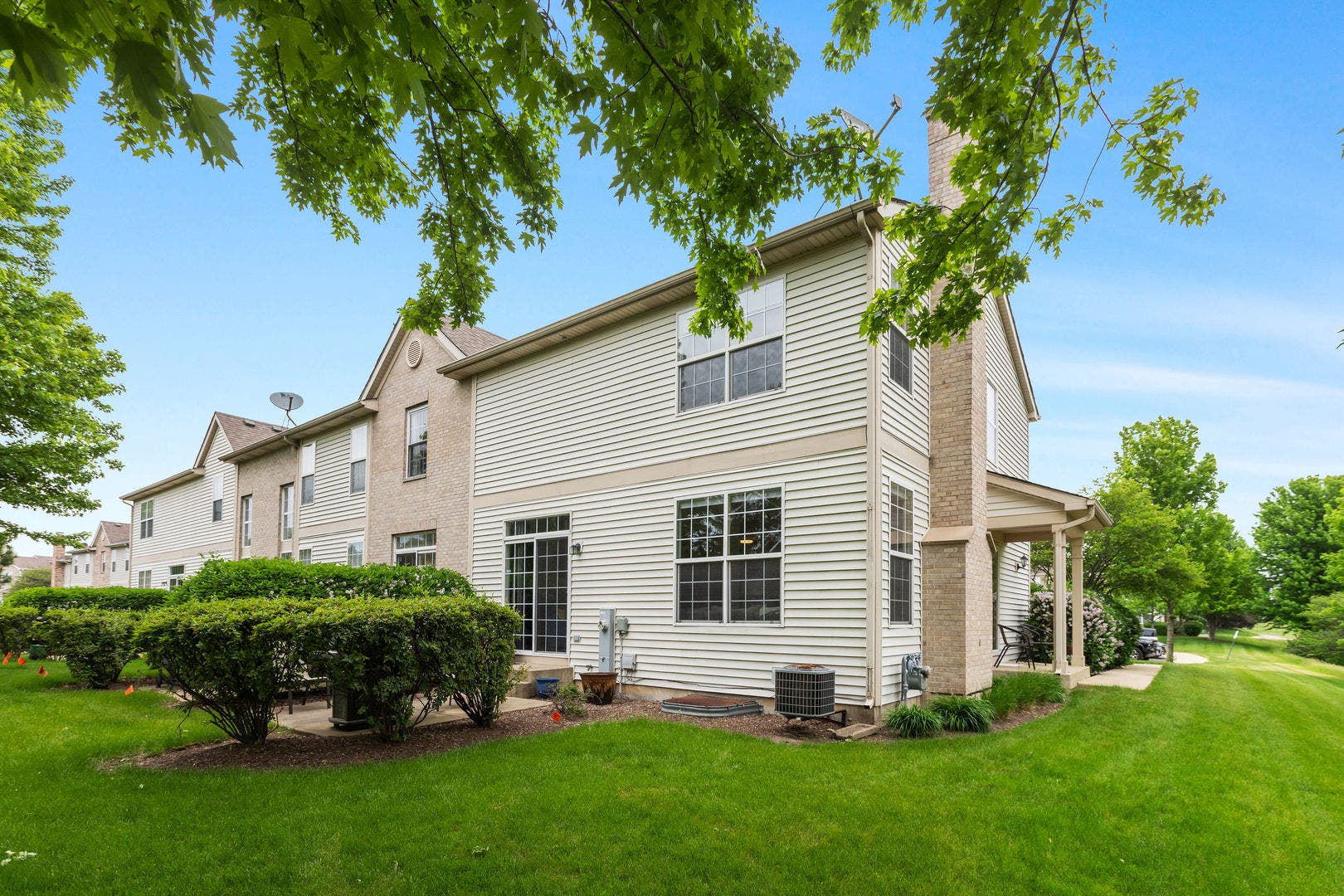 1116 Loganbury Court, Elgin, IL 60120