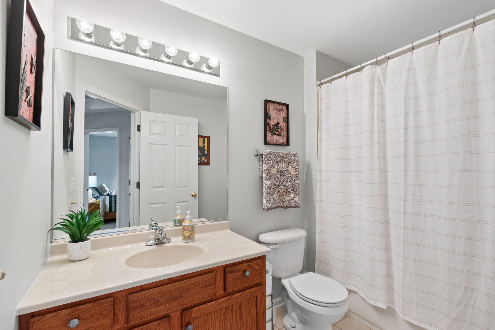 1116 Loganbury Court, Elgin, IL 60120