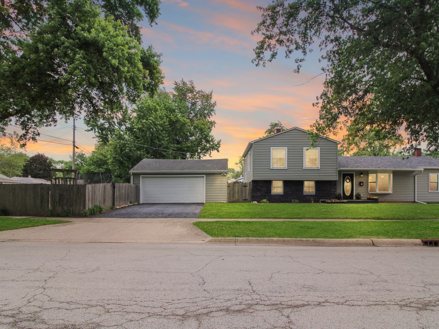 Property photo for 200 Inwood Drive, Joliet, IL