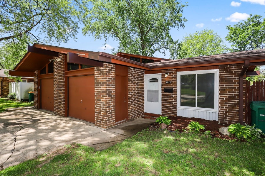Property photo for 1613 Mary Ann Lane, Lockport, IL