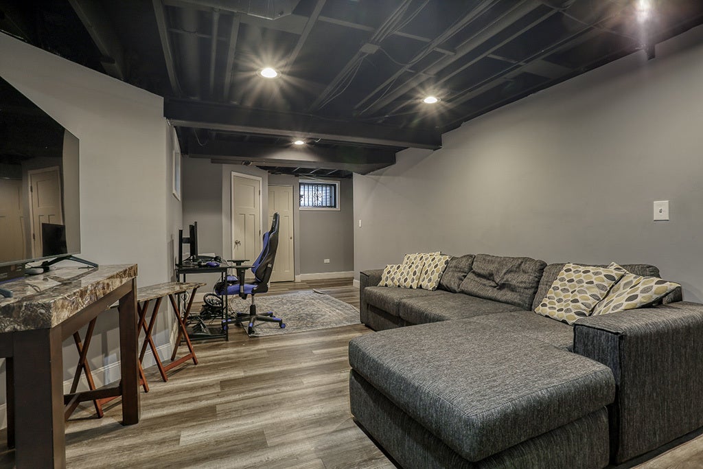18013 Alice Lane, Orland Park, IL 60467 18013 Alice Lane, Orland Park, IL 60467