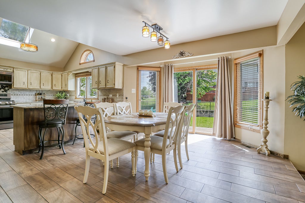 18013 Alice Lane, Orland Park, IL 60467 18013 Alice Lane, Orland Park, IL 60467
