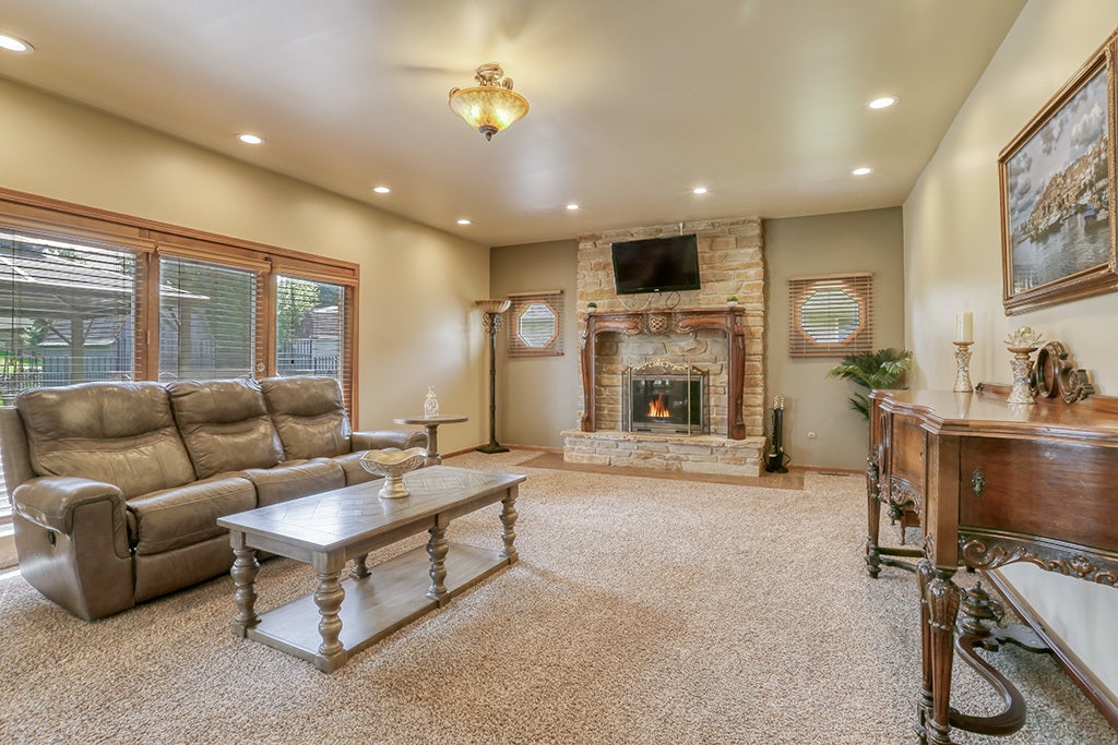 18013 Alice Lane, Orland Park, IL 60467 18013 Alice Lane, Orland Park, IL 60467