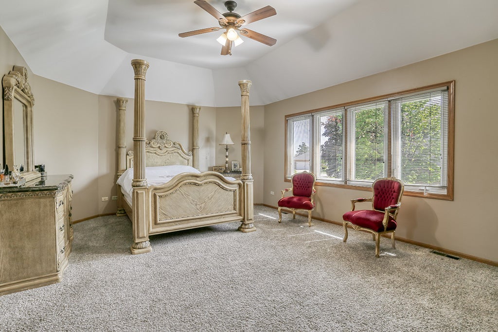 18013 Alice Lane, Orland Park, IL 60467 18013 Alice Lane, Orland Park, IL 60467