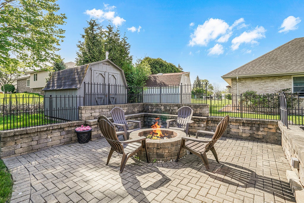 18013 Alice Lane, Orland Park, IL 60467 18013 Alice Lane, Orland Park, IL 60467
