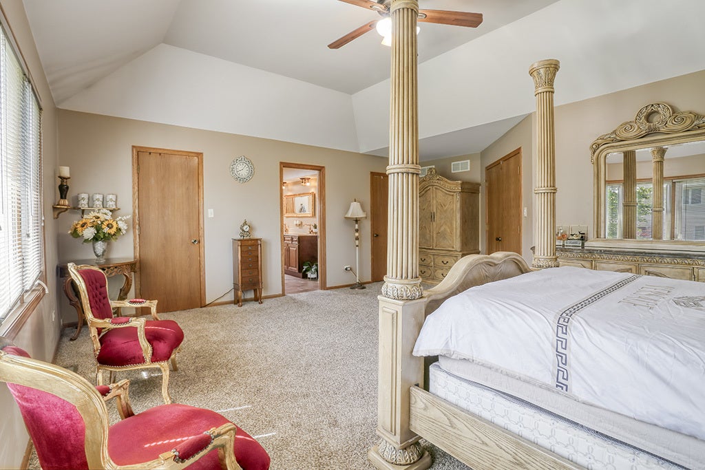 18013 Alice Lane, Orland Park, IL 60467 18013 Alice Lane, Orland Park, IL 60467