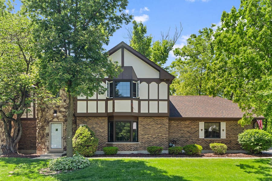 Property photo for 11716 S Black Forest Lane, Palos Park, IL
