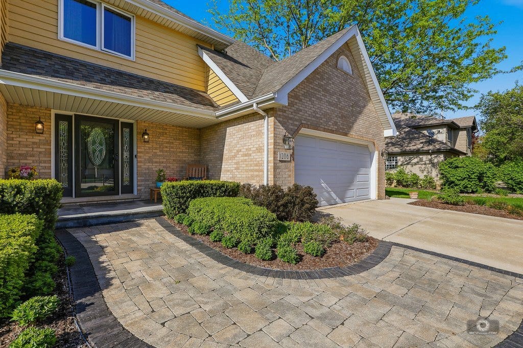 1206 Arbor Drive, Lemont, IL 60439 1206 Arbor Drive, Lemont, IL 60439