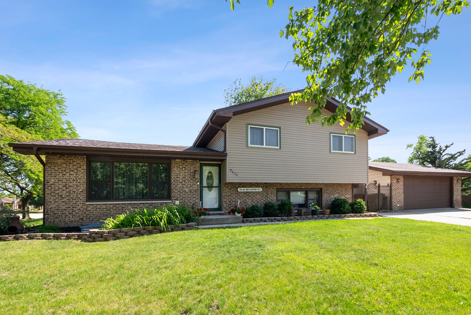 8535 169th Street, Tinley Park, IL 60487 8535 169th Street, Tinley Park, IL 60487