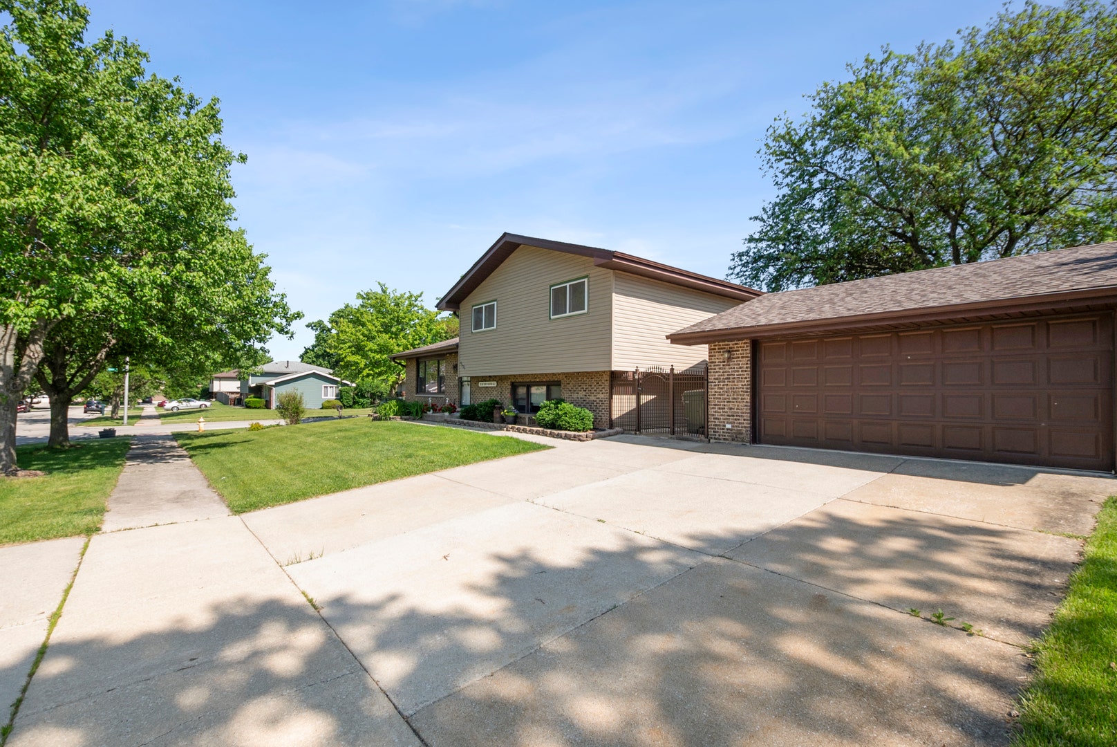 8535 169th Street, Tinley Park, IL 60487 8535 169th Street, Tinley Park, IL 60487