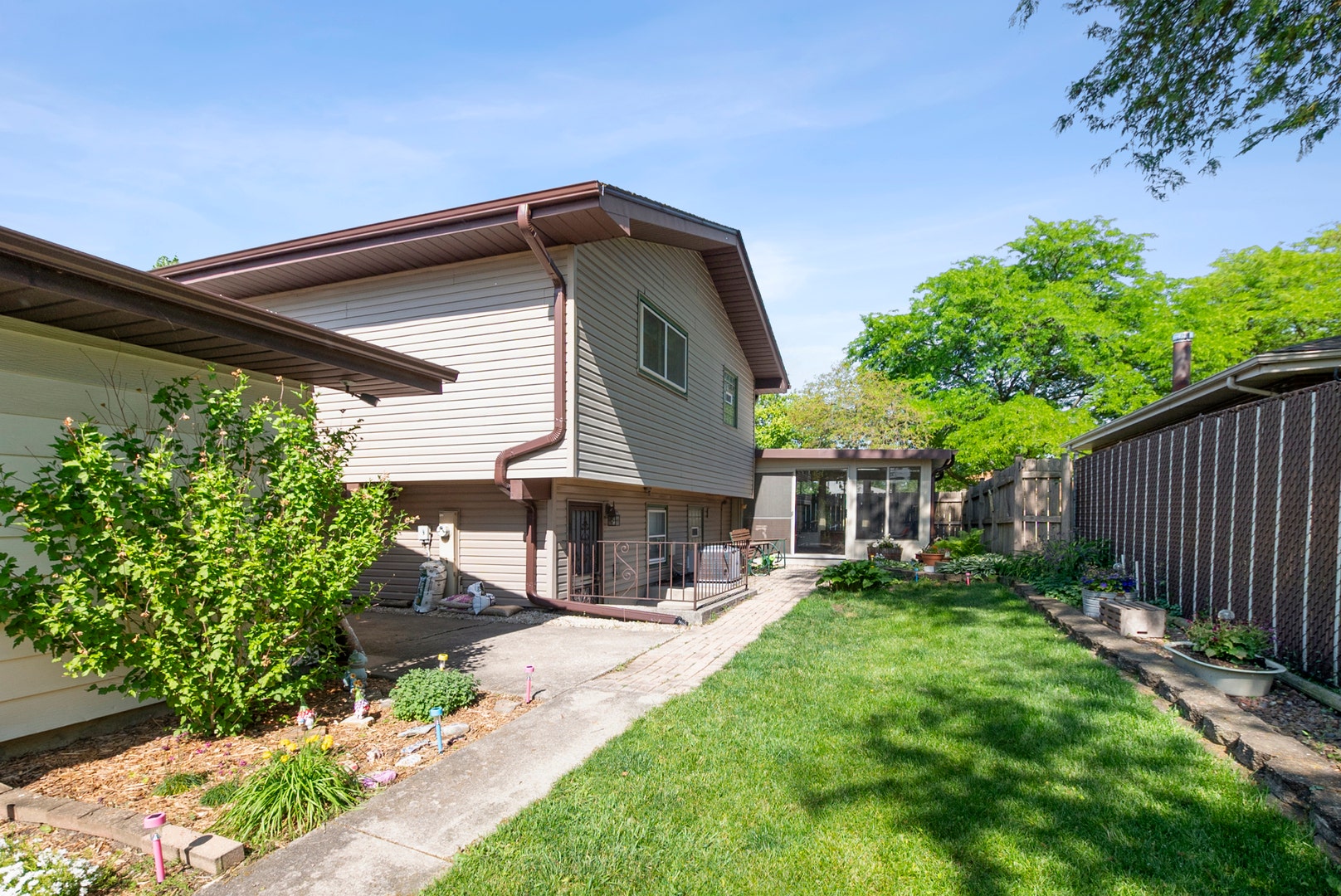 8535 169th Street, Tinley Park, IL 60487 8535 169th Street, Tinley Park, IL 60487
